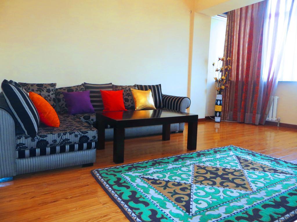 Bishkek House Apartament Екстер'єр фото
