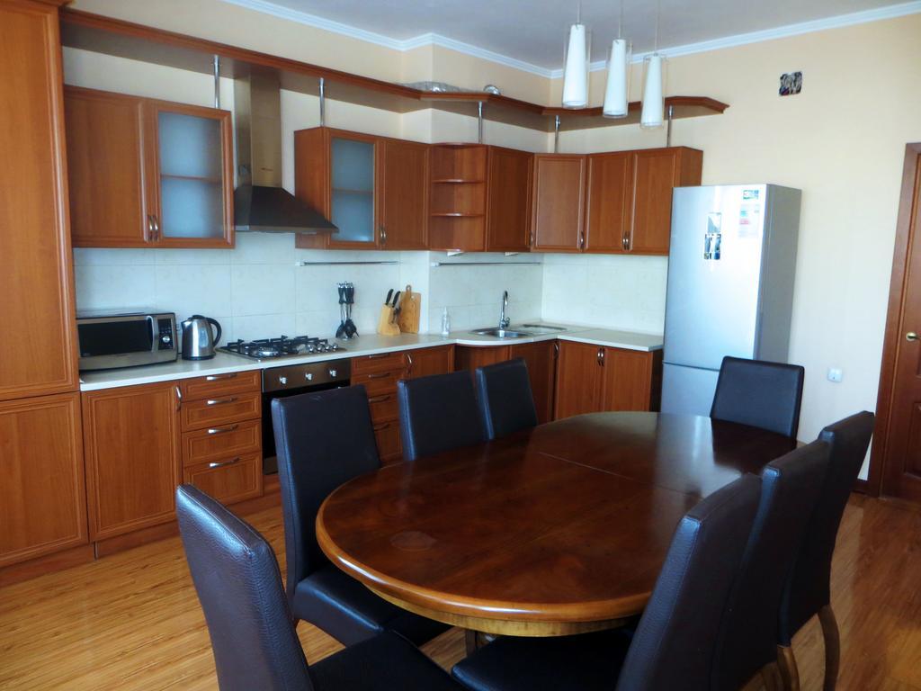 Bishkek House Apartament Екстер'єр фото