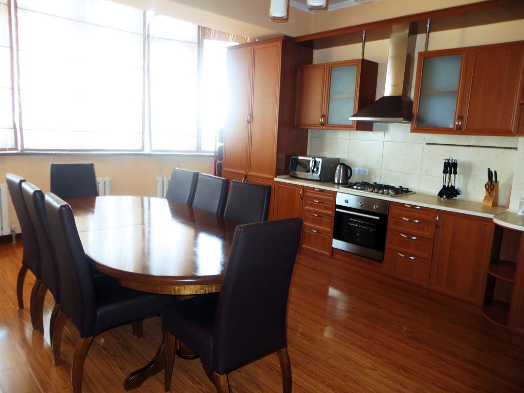 Bishkek House Apartament Екстер'єр фото