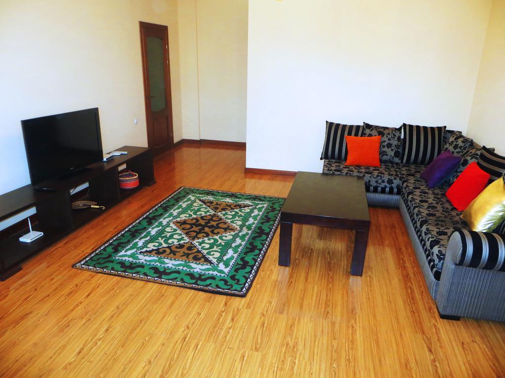 Bishkek House Apartament Екстер'єр фото