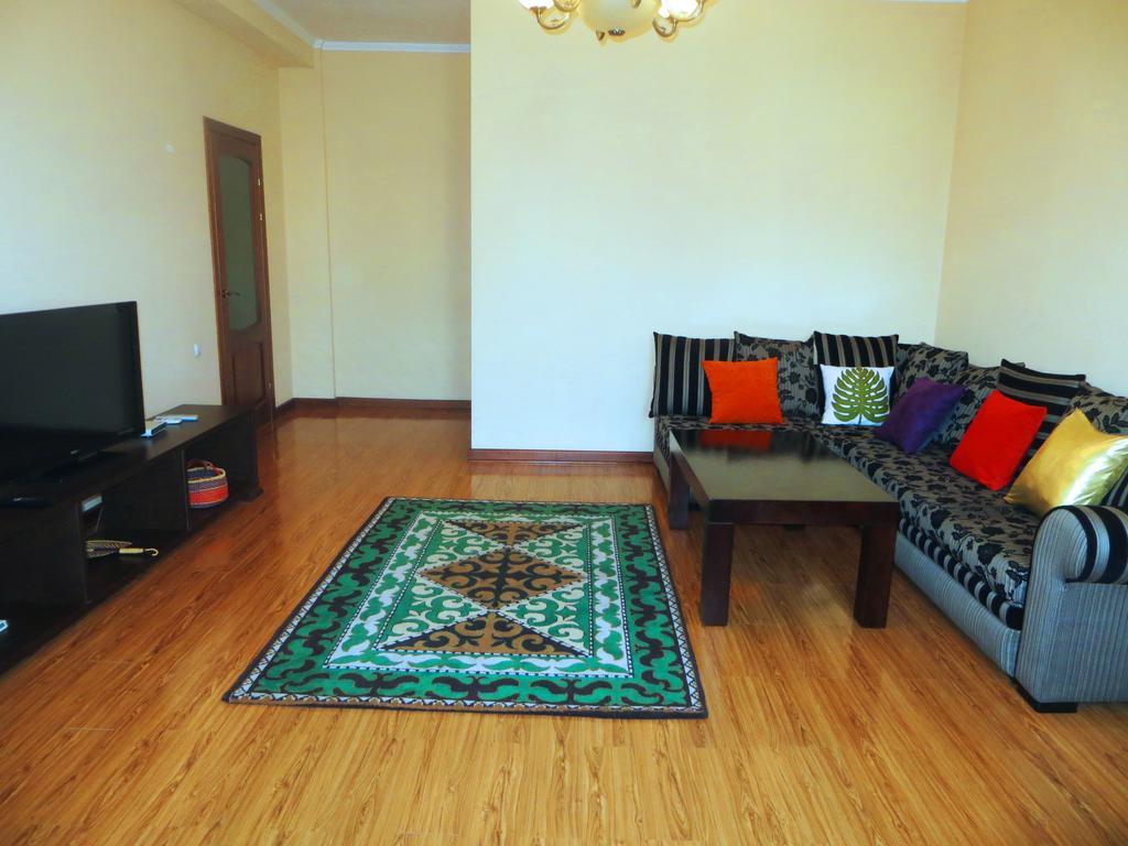 Bishkek House Apartament Екстер'єр фото
