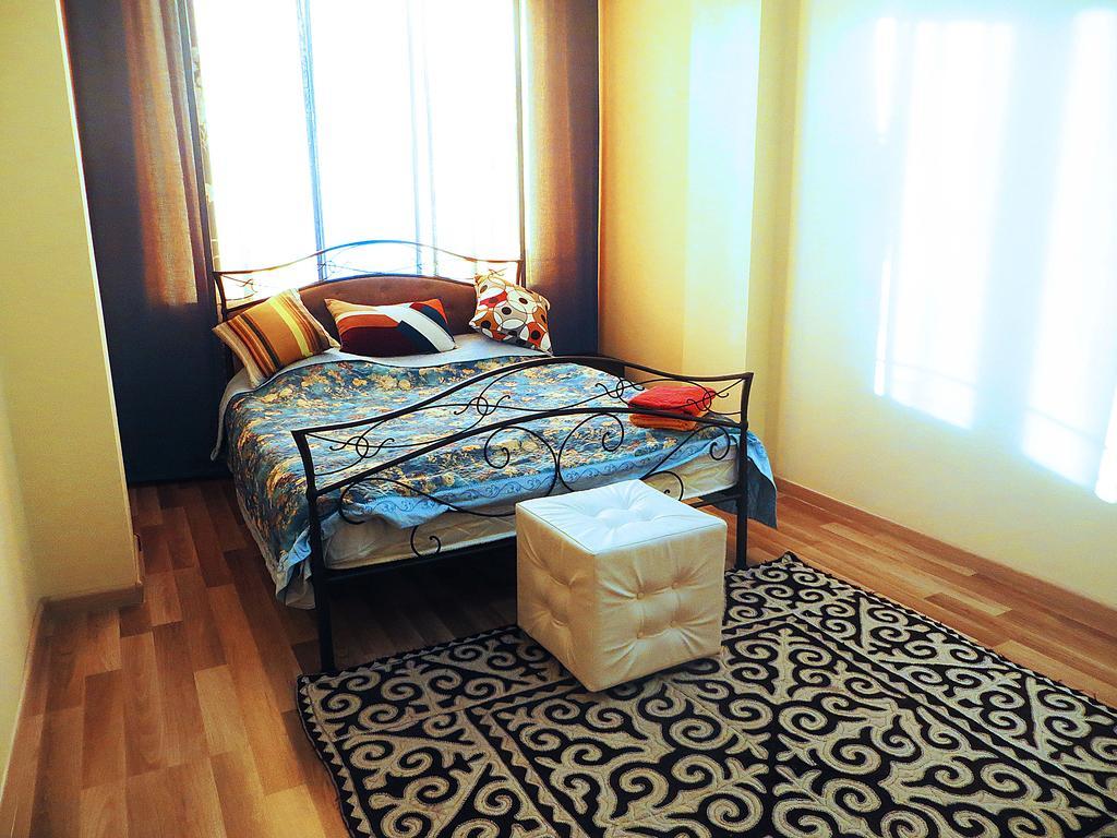 Bishkek House Apartament Екстер'єр фото
